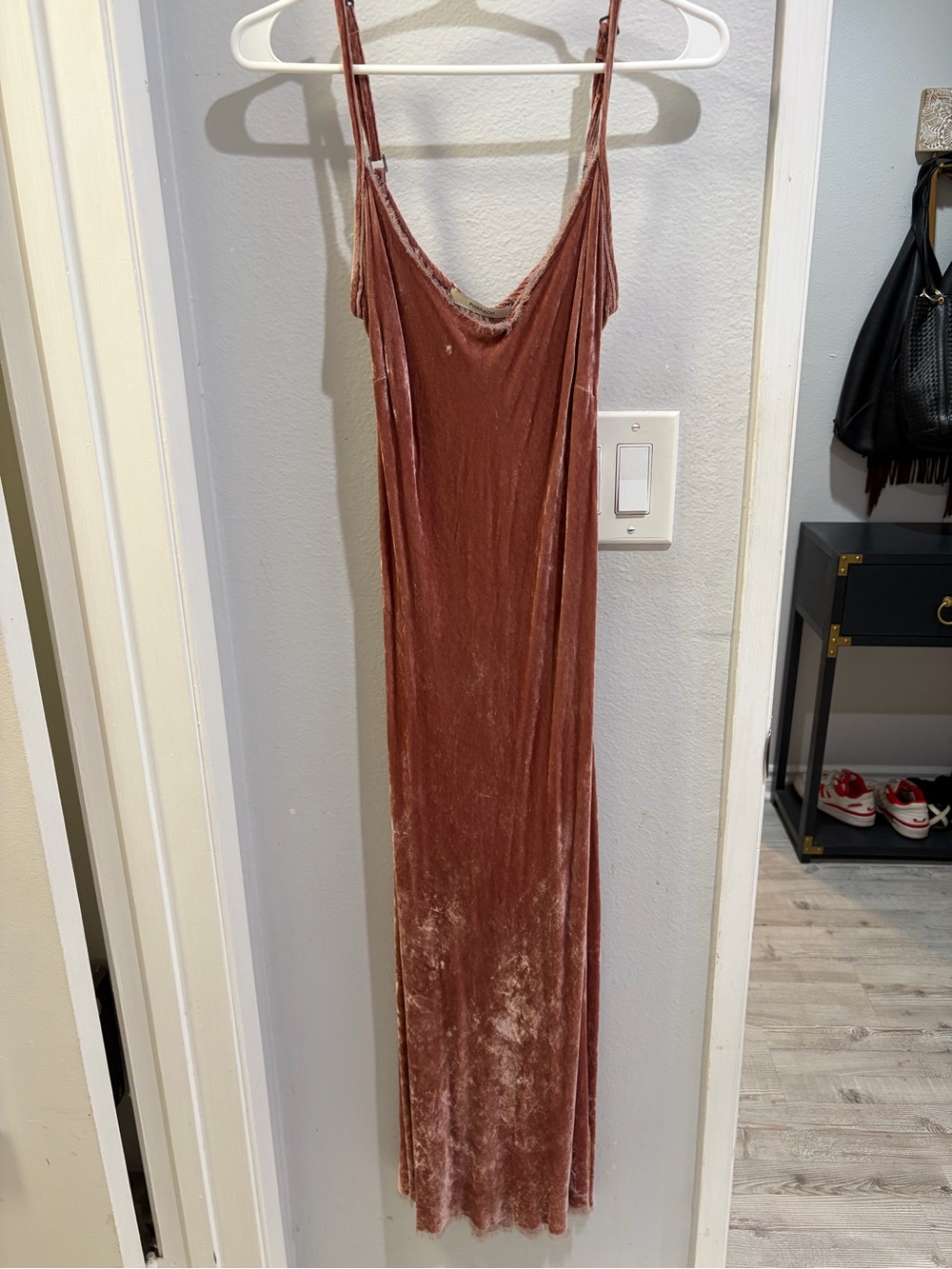Pharaoh Velvet Midi Dress in Mauve